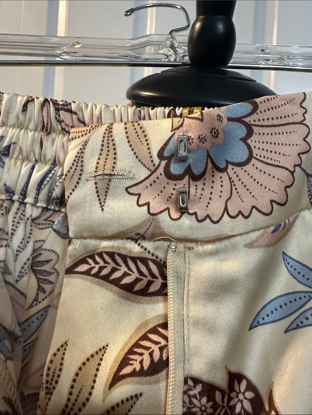 NWT satin pants - Picture 7 of 14